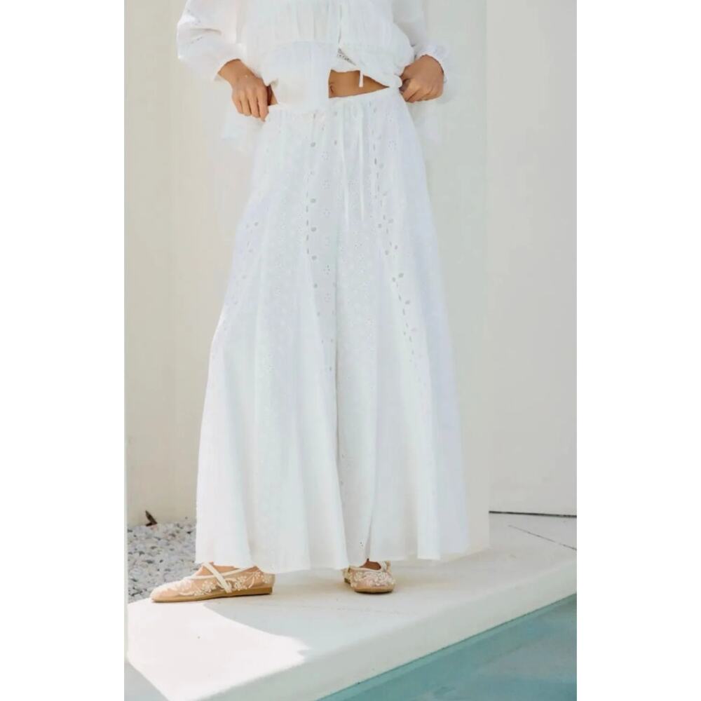 White Eyelet Cotton Wide Leg Palazzo Pants Lined with Pockets - Coastal European - Picture 5 of 7